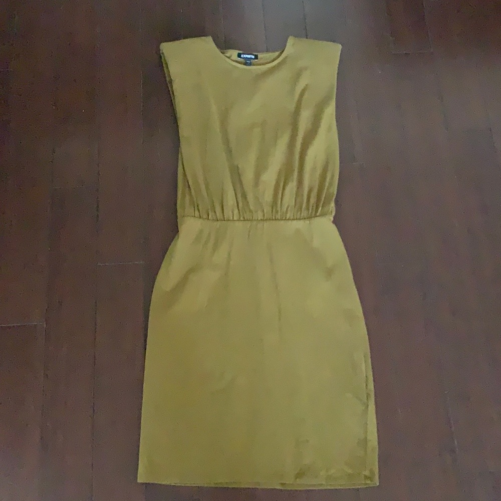 Padded Shoulders Sleeveless Dress